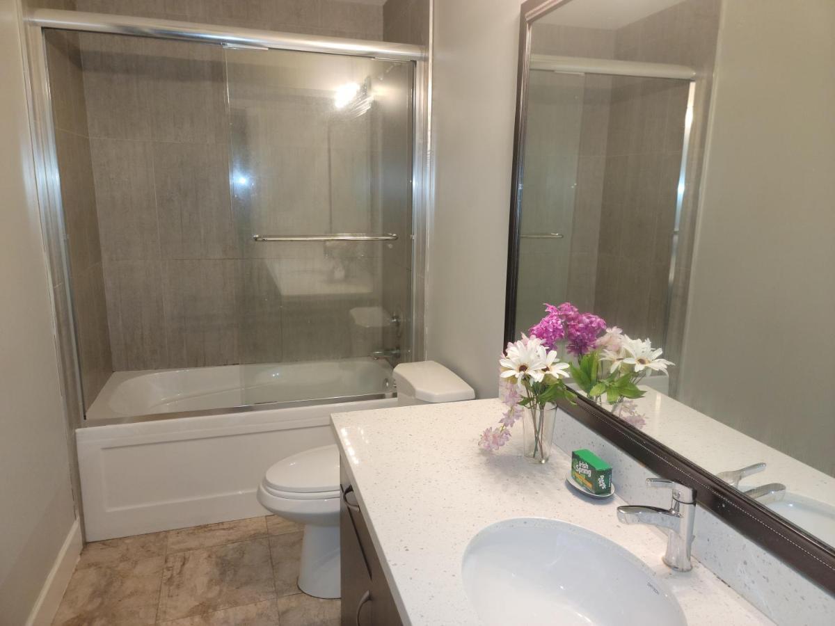 אבוטספורד Oscar Inn & 2Bd Family Suite Or Private Room מראה חיצוני תמונה
