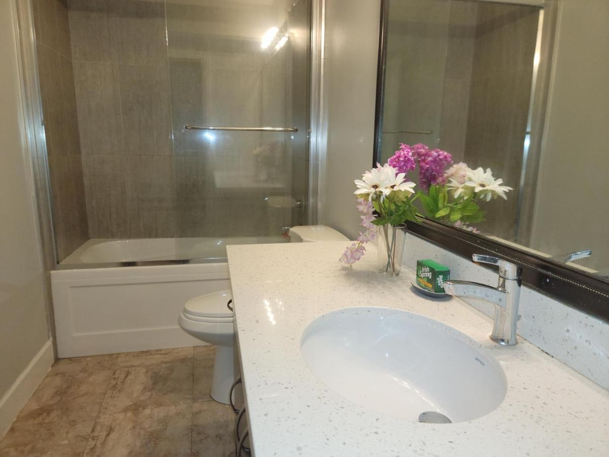 אבוטספורד Oscar Inn & 2Bd Family Suite Or Private Room מראה חיצוני תמונה