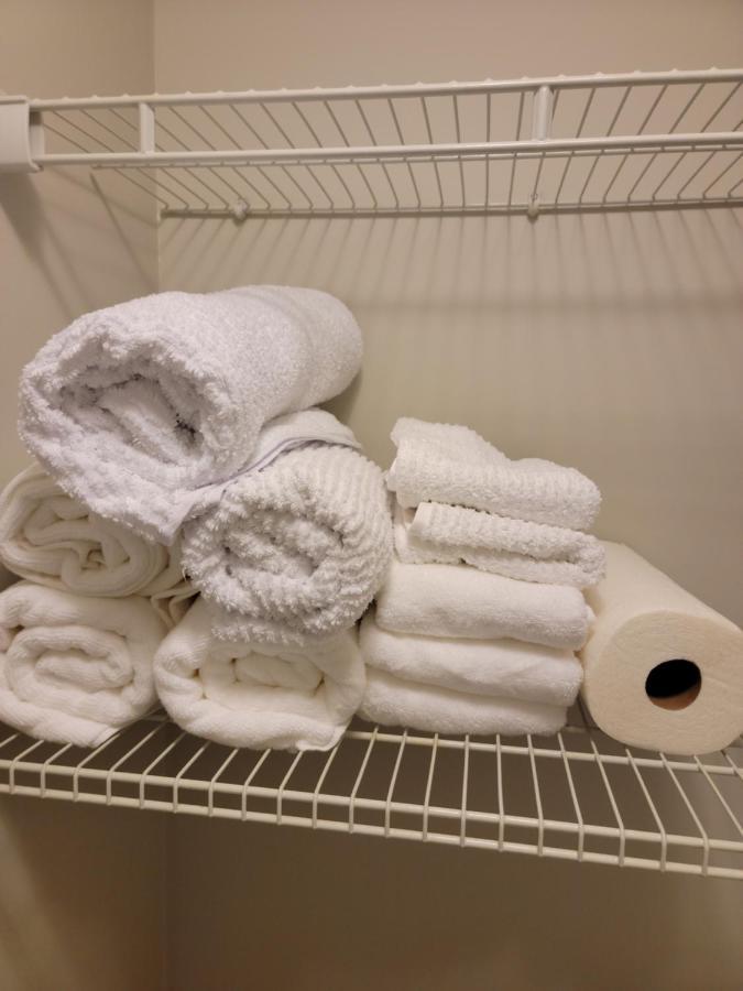 אבוטספורד Oscar Inn & 2Bd Family Suite Or Private Room מראה חיצוני תמונה